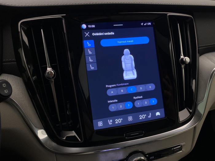 Volvo V60 T8 AWD PLUG-IN BRIGHT ULTRA CZ