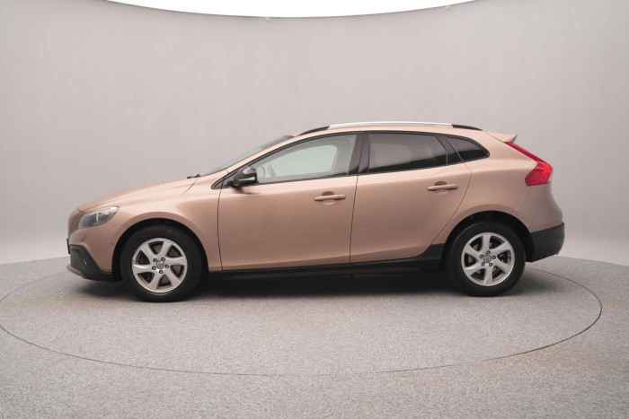 Volvo V40 CC D3 MOMENTUM AUT CZ 1.maj 2.0 d CC CC Momentum