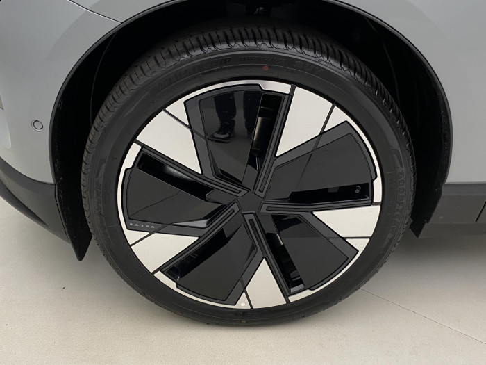 Volvo EX30 PURE ELECTRIC TWIN AWD ULTRA