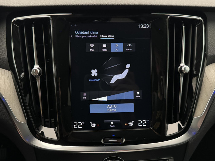 Volvo V60 CC D4 AWD MOMENTUM REZERVACE 2.0 d CC CC Momentum