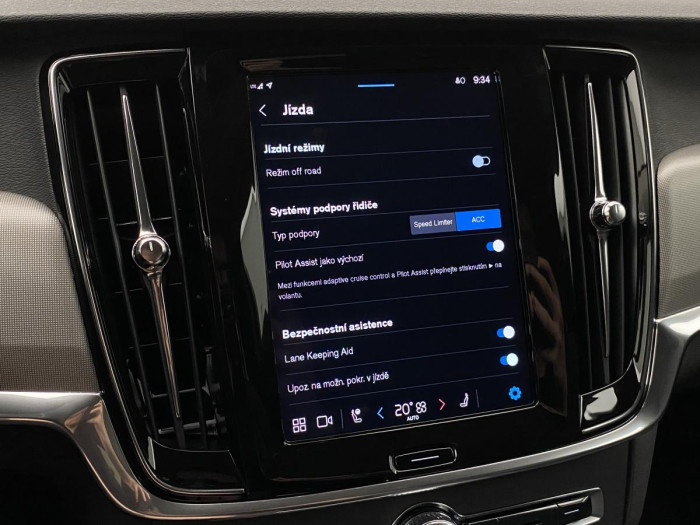 Volvo V90 CC B4 AWD CORE AUT REZERVACE 2.0 CC CC