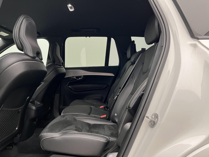 Volvo XC90 B6 AWD R-DESIGN AUT REZERVACE