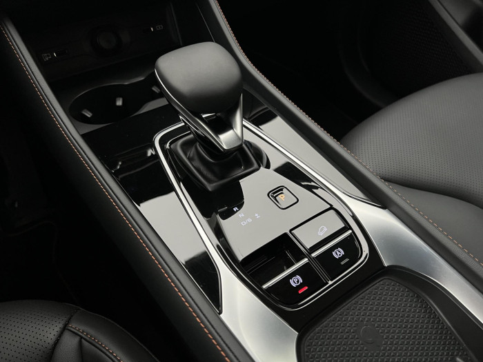MG HS 1.5 TGI EXCLUSIVE AUT CZ 1.maj 1.5 Exclusive