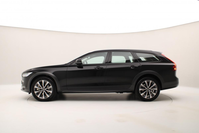 Volvo V90 CC B4 AWD PLUS AUT REZERVACE 2.0 CC CC Plus