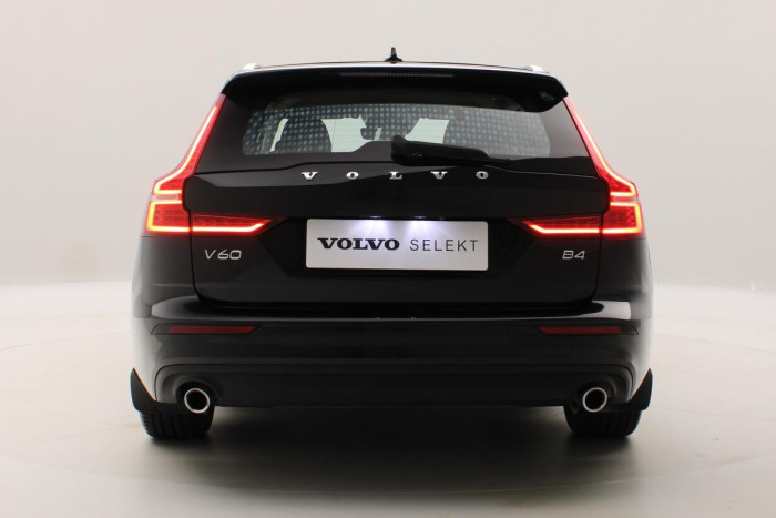 Volvo V60 B4 MOMENTUM AUT REZERVACE 2.0 Momentum