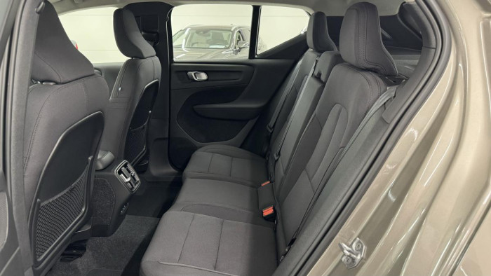 Volvo XC40 B4 AWD MOMENTUM REZERVACE 2.0 Momentum