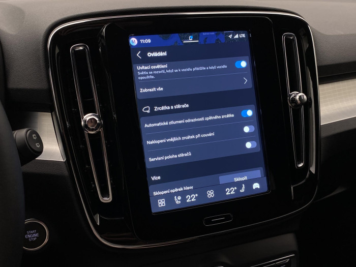 Volvo XC40 B3 DARK PLUS AUT CZ