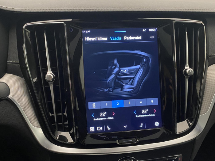 Volvo S60 B5 AWD ULTIMATE DARK AUT CZ