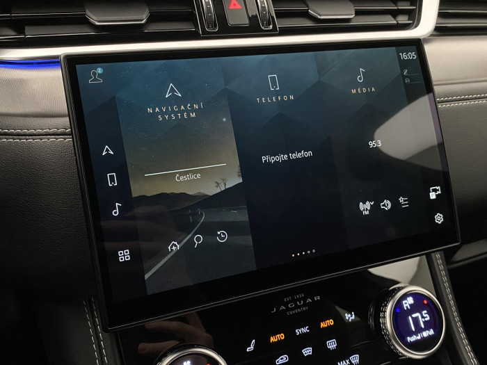 Jaguar F-Pace D300 R-DYNAMIC SE REZERVACE 3.0 d Dynamic SE