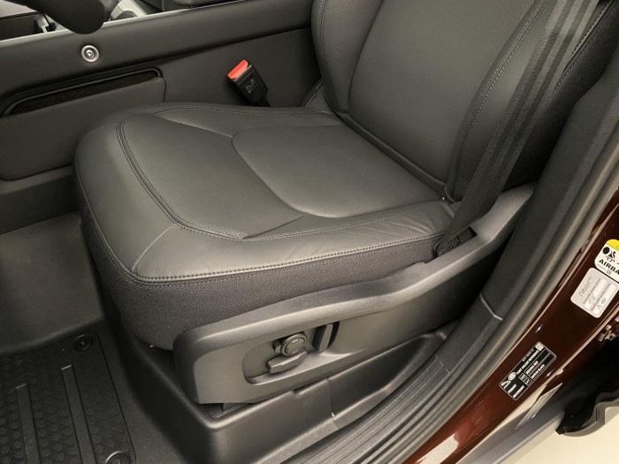 Land Rover Defender 110 D300 SEDONA REZERVACE 3.0 d