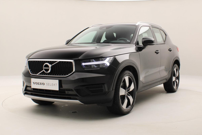 Volvo XC40 B4 AWD MOMENTUM REZERVACE 2.0 Momentum