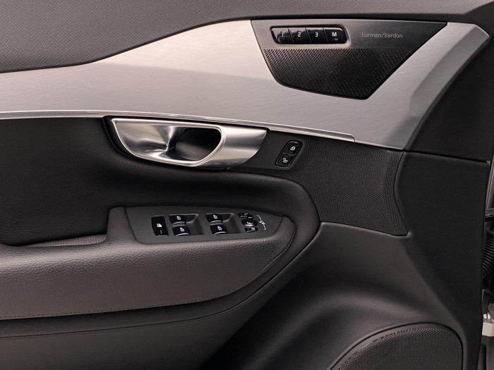 Volvo XC90 D5 AWD MOMENTUM AUT 7míst 2.0 d Momentum