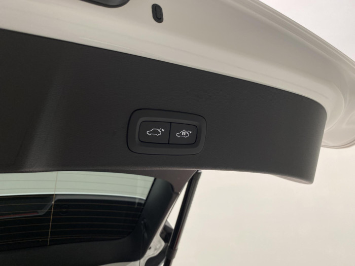 Volvo XC40 B3 DARK PLUS AUT CZ