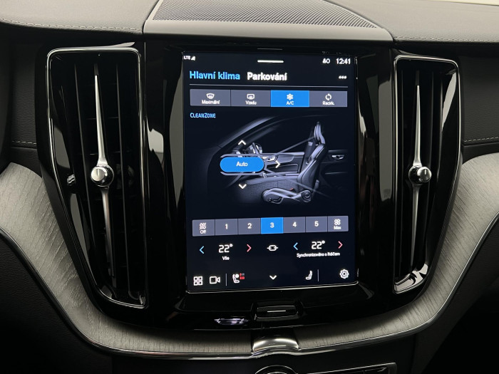 Volvo XC60 T6 AWD RECHARGE ULTRA DARK CZ