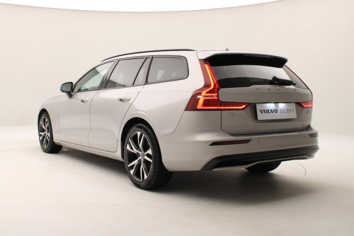 Volvo V60 B4 PLUS DARK AUT CZ 1.maj