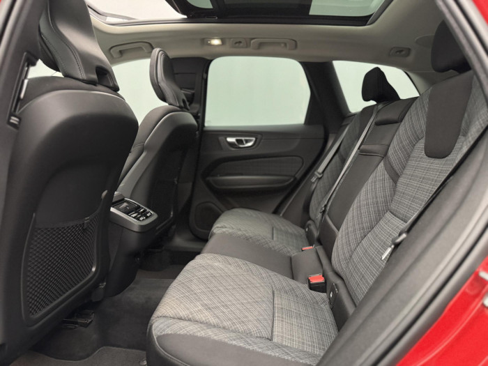 Volvo XC60 B4 AWD MOMENTUM PRO CZ 2.0 Momentum