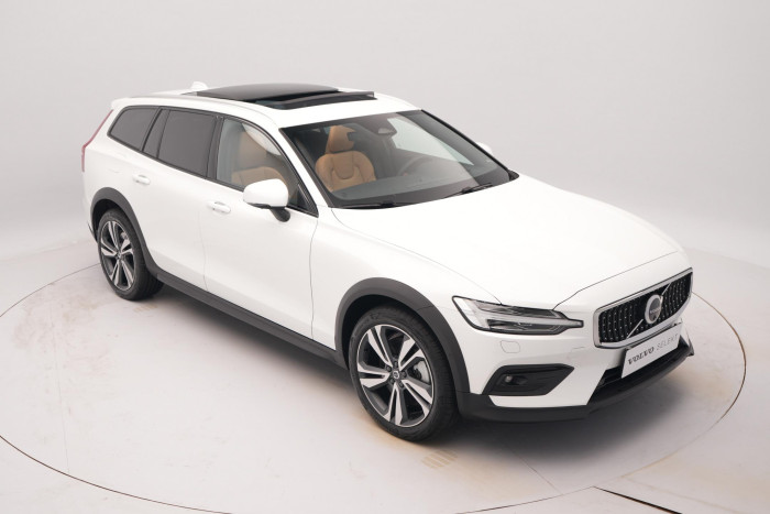 Volvo V60 CC B5 AWD ULTIMATE REZERVACE 2.0 CC CC