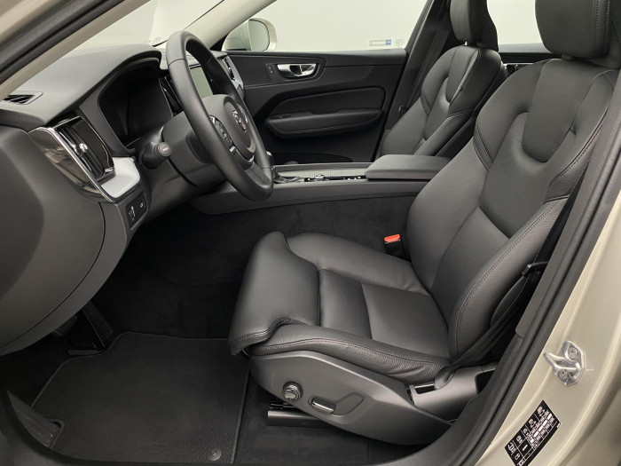 Volvo XC60 T5 AWD MOMENTUM AUT 2.0 Momentum