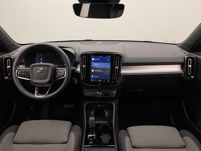 Volvo XC40 B4 DARK PLUS AUT CZ