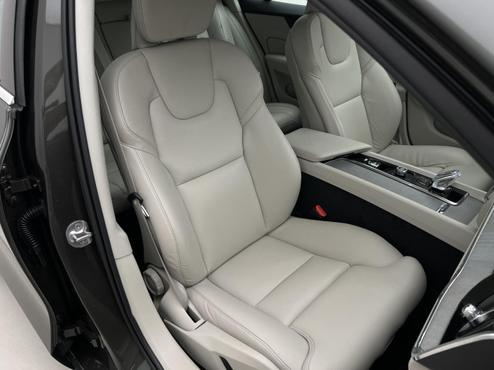 Volvo V60 B4 INSCRIPTION AUT 1.maj.