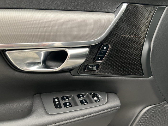 Volvo V90 T6 AWD RECHARGE PLUS DARK AUT