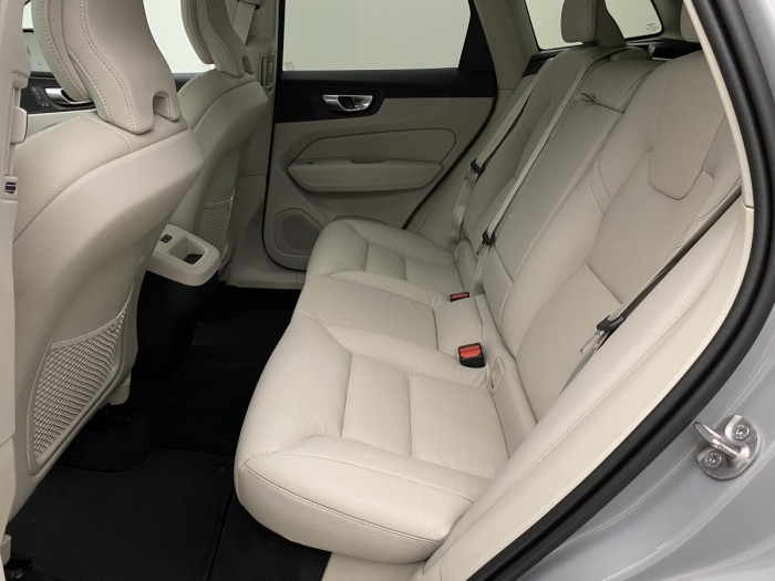 Volvo XC60 B4 AWD AUT DARK PLUS