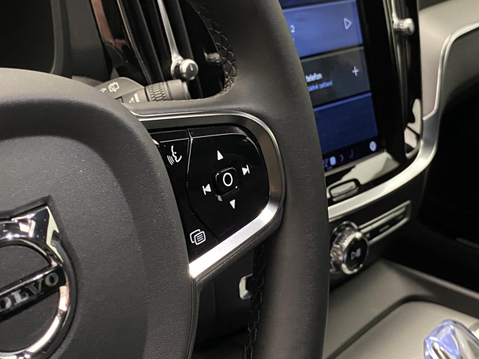 Volvo V60 B4 DARK PLUS AUT CZ