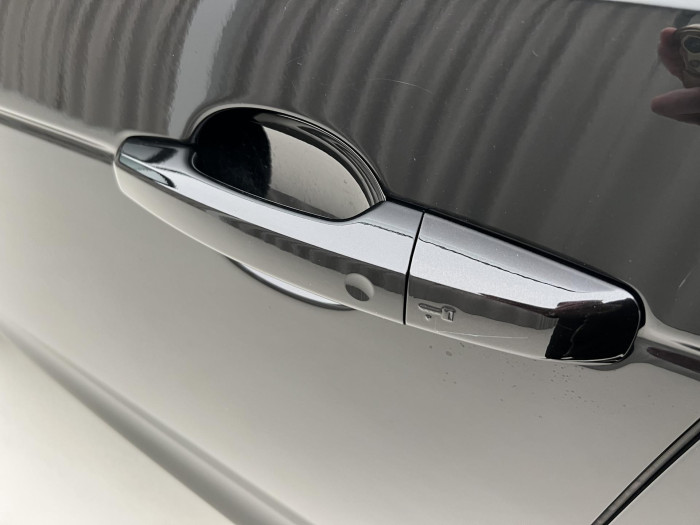 Land Rover Discovery D250 R-DYNAMIC SE AWD AUT 3.0 d Dynamic SE