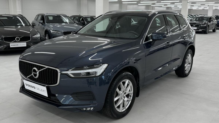 Volvo XC60 B4 AWD MOMENTUM AUT REZERVACE 2.0 Momentum