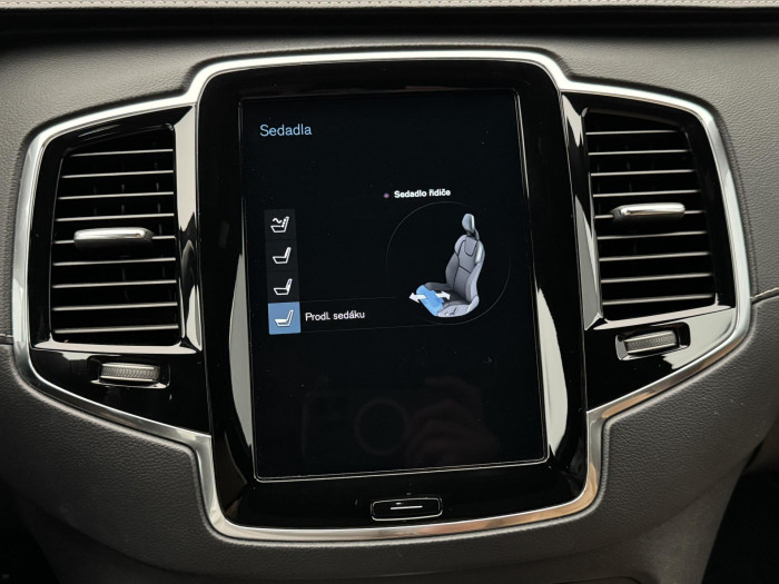 Volvo XC90 B5 AWD INSCRIPTION CZ 1.maj 7M