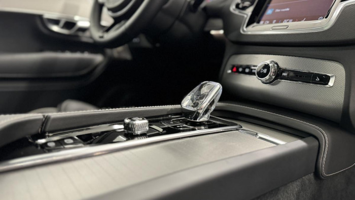 Volvo XC90 T8 AWD RECHARGE REZERVACE