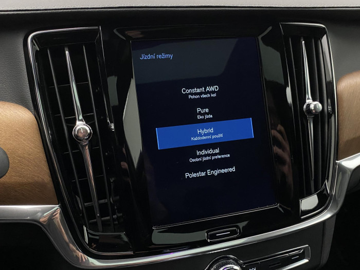 Volvo S90 T8 TWIN ENGINE INSCRIPTION