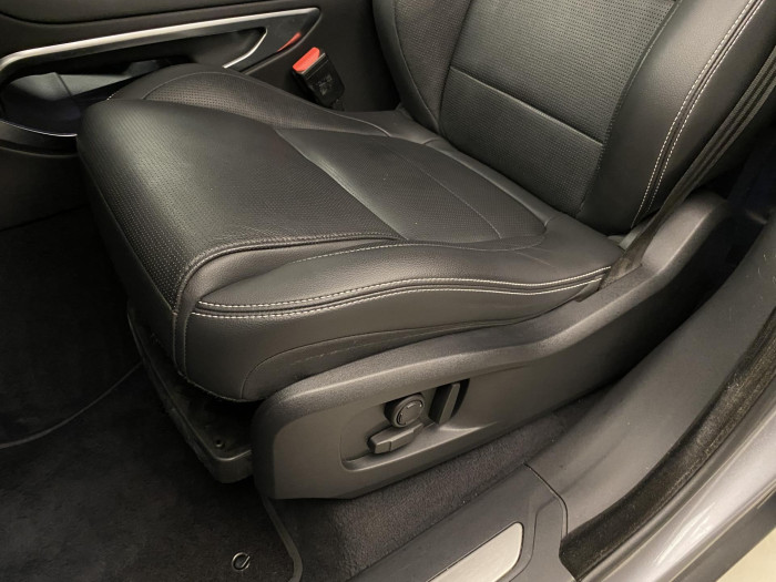 Jaguar F-Pace D200 AWD R-DYNAMIC  REZERVACE 2.0 d Dynamic