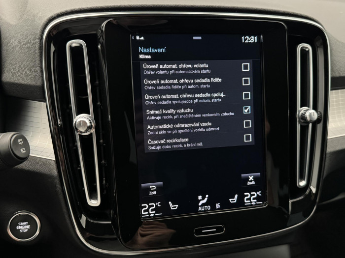 Volvo XC40 B4 MOMENTUM AUT CZ 2.0 Momentum