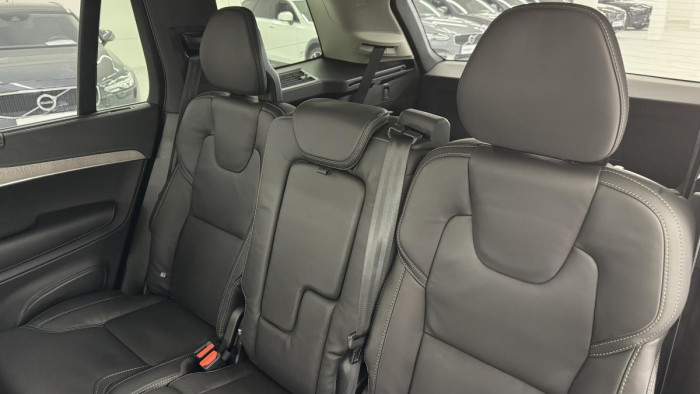 Volvo XC90 B5 AWD ULTIMATE REZERVACE