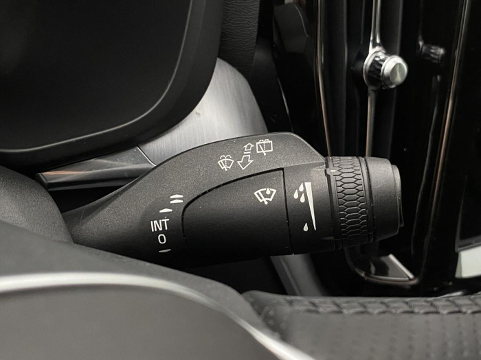 Volvo XC60 T5 AWD MOMENTUM AUT REZERVACE 2.0 Momentum