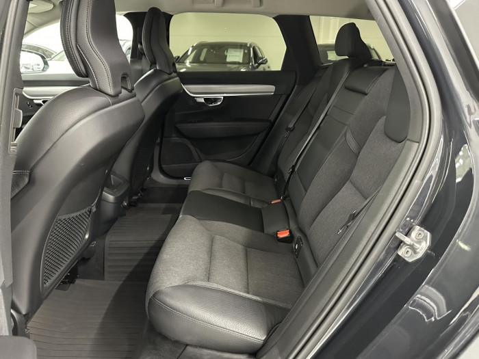 Volvo V90 D4 AWD MOMENTUM AUT REZERVACE 2.0 d Momentum