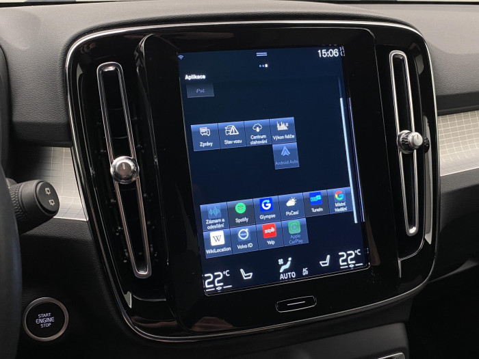 Volvo XC40 B4 MOMENTUM AUT CZ 2.0 Momentum