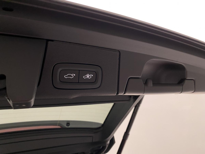 Volvo XC60 B4 AWD AUT DARK PLUS