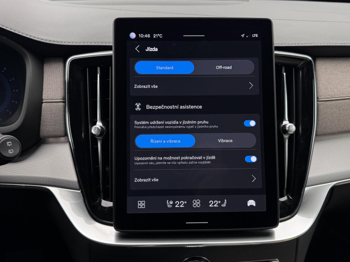 Volvo XC90 B5 AWD CORE AUT CZ 1.maj