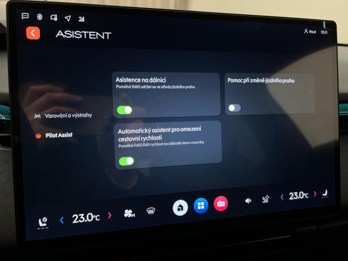 Lynk & Co 08 MORE PHEV