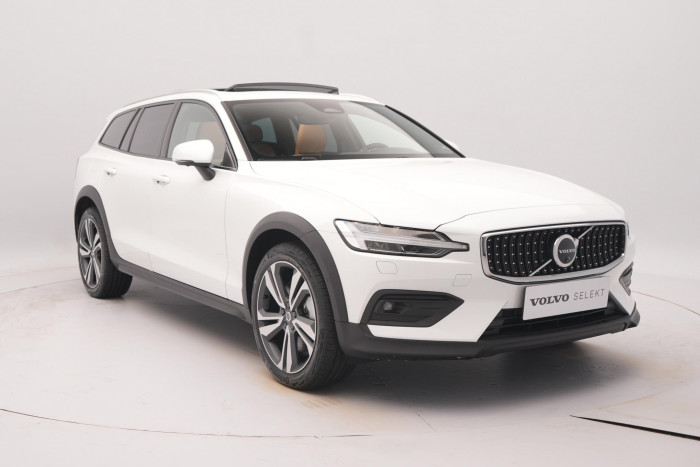 Volvo V60 CC B5 AWD ULTIMATE REZERVACE 2.0 CC CC