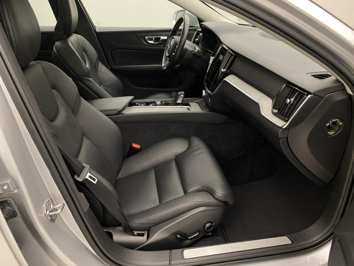 Volvo V60 CC B4 AWD MOMENTUM AUT 2.0 CC CC Momentum