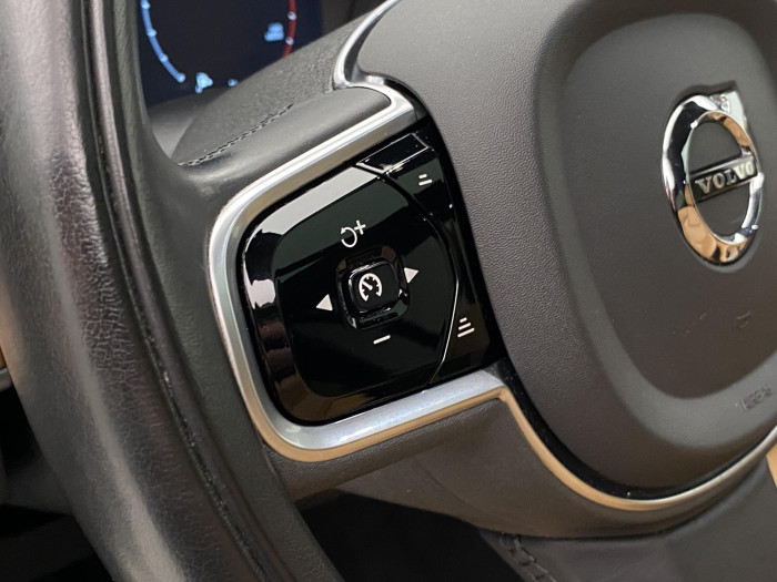 Volvo XC90 T6 AWD INSCRIPTION REZERVACE