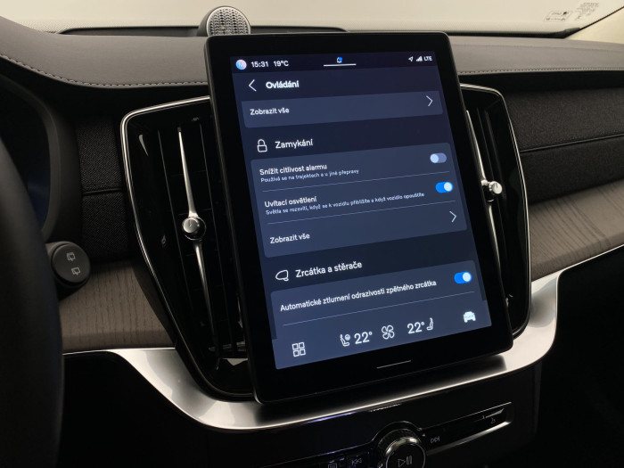 Volvo XC90 T8 AWD RECHARGE DARK REZERVACE