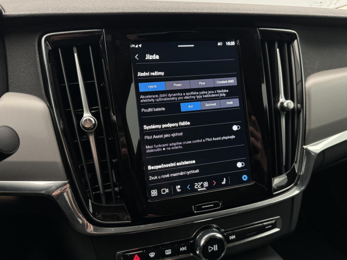 Volvo S90 T8 AWD RECHARGE AUT 1.maj.