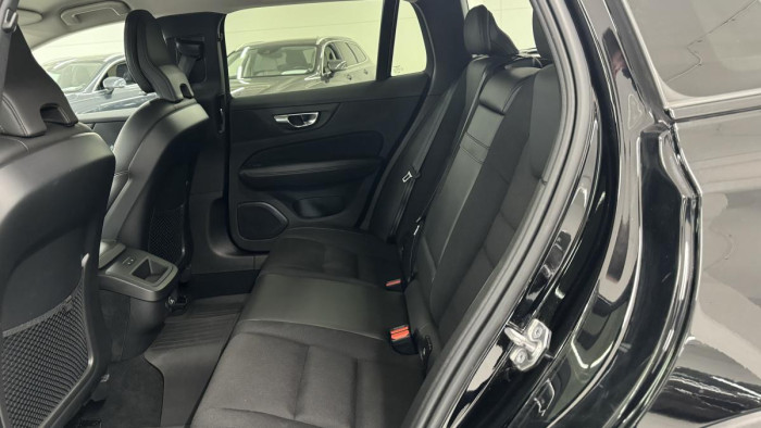 Volvo V60 CROSS COUNTRY D4 AWD REZERVACE 2.0 d