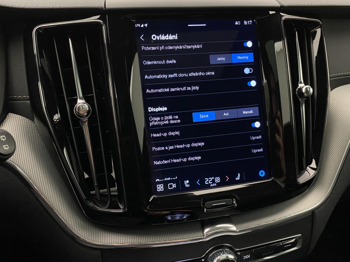 Volvo XC60 T6 AWD PLUG-IN DARK PLUS CZ