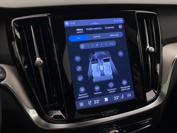 Volvo V60 T8 AWD RECHARGE DARK PLUS CZ