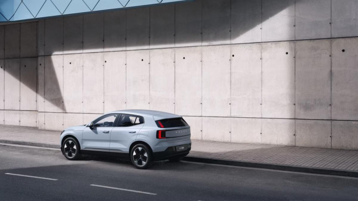 Volvo EX30 PURE ELECTRIC CORE RWD